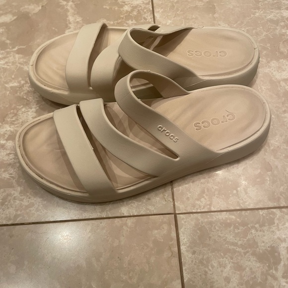 CROCS Shoes - Crocs sandals size 6 ivory